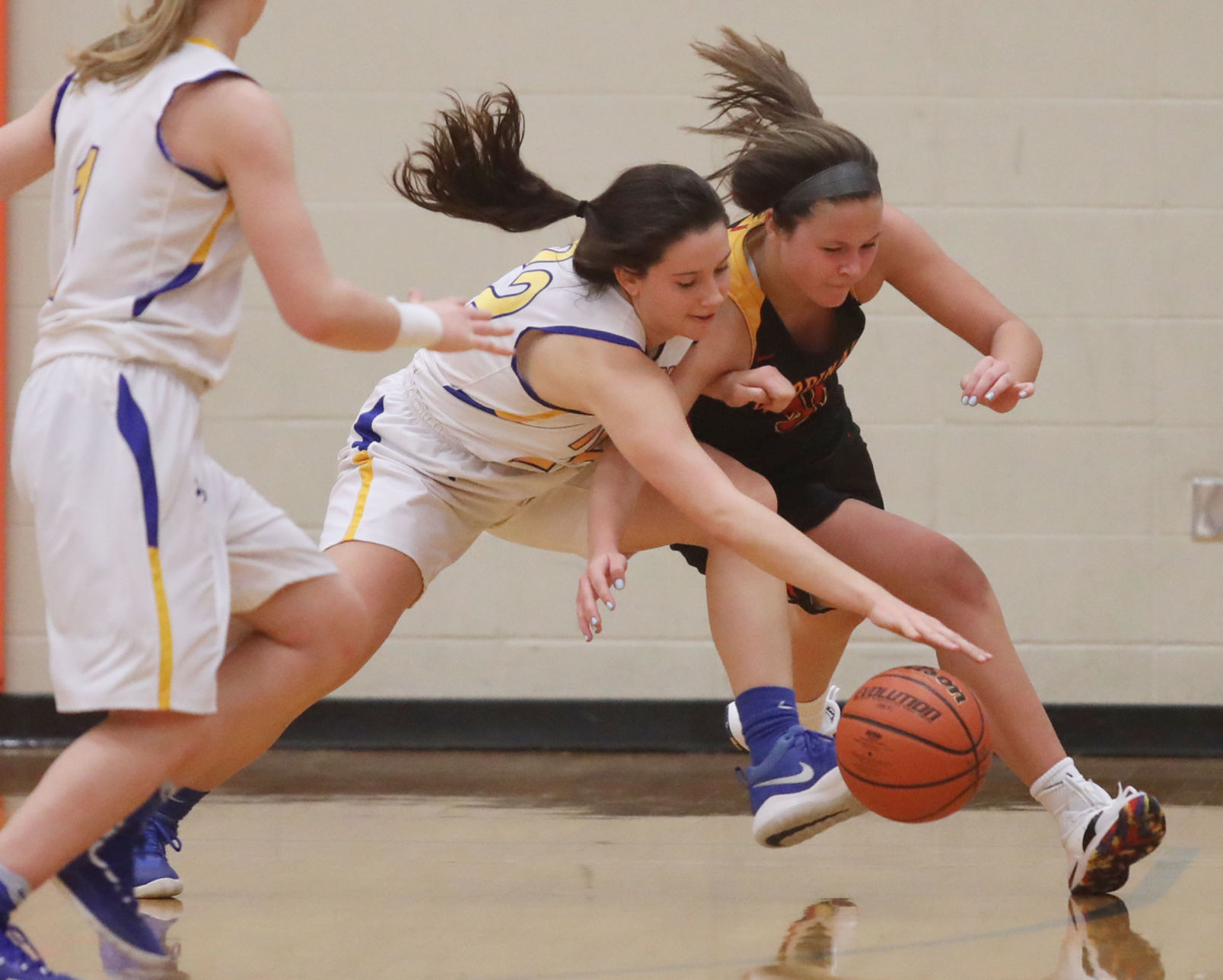 Warrensburg Latham vs Maroa Forsyth girls basketball 11 1.2.19.jpg